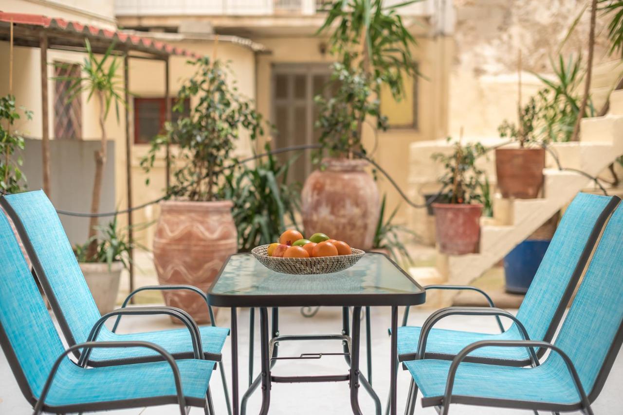 דירות אתונה The Courtyard Oasis מראה חיצוני תמונה